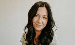 Emilee Scott's Instagram, Twitter & Facebook