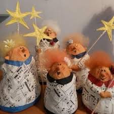 Papiermache Uesch Pedrazzini Singer Papiermache In 2020 Geschenke Bunt Pappmache