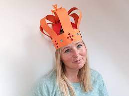 Behalve deze kroon vouwen, vind je op ons blog nog veel meer toffe tips & ideeën voor koningsdag. Kroon Maken Een Echte Look A Like Van De Kroon Van Onze Koning
