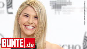 Films en vf ou vostfr et bien sûr en hd. Beatrice Egli Posieren Auf Der Motorhaube Bei Diesen Kurven Sind Die Fans Ganz Aus Dem Hauschen Youtube
