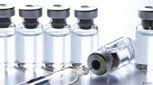 Feuillet d'information pour les professionnels de la santé administrant le vaccin (vaccinateurs). Us Pharma Firm Moderna Says Its Covid 19 Vaccine Is 94 5 Effective News Dw 16 11 2020