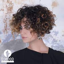 Alexim > blog > parrucchiere donna > tagli capelli ricci: Www Dmoodparrucchieri Com Hair Shortcut Volume Curl Capelli Ricci Donne Tagli Caschetto Capelli Ricci Stile Di Capelli Ricci
