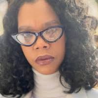 Tracey Holley's Instagram, Twitter & Facebook