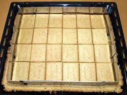 Verzierte butterkekse auf einem blechkuchen aus rührteig. Butterkekskuchen Rezept Mit Orangensaft Pudding Sahne Biskuit