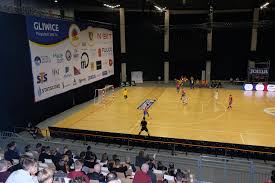 A(z) piast gliwice eredményein kívül további több mint 30 sportág több mint 5000 versenysorozata is elérhető az eredmenyek.com oldalain a világ minden tájáról. Galerie Futsal Ekstraklasa