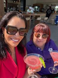 Mel Harrison (@sittinglowreachinghigh) • Instagram photos and videos