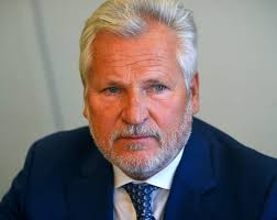 Cjalis wiózł kiedyś kwaśniewskiego swoją taryfą. Zaloba W Rodzinie Aleksandra Kwasniewskiego To Zmieni Bozonarodzeniowe Plany Prezydenta Viva Pl