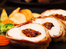 Roules De Poulet Aux Tomates Confites Une Recette Italienne En Tous Cas Du Sud Recette Poulet Tomate Alimentation Recettes De Cuisine