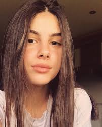 Guarda cosa ha scoperto helena coelho (coelhohelena198) su pinterest, la raccolta di idee più grande del mondo. Helena Coelho Publica Uma Rara Fotografia Da Filha Holofote