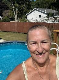 Diane Cordes's Instagram, Twitter & Facebook