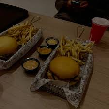 Burger Maker Burger Joint In Buraydah