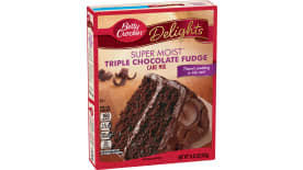 2 refrigerate dough 15 to 30 minutes or as needed for easier handling. Betty Crocker Super Moist Favorites Chocolate Fudge Cake Mix Bettycrocker Com