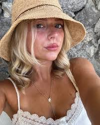 Courtney Kemmerer's Instagram, Twitter & Facebook