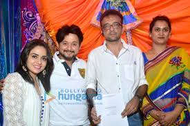 Mahurat Of Marathi Movie Welcome Zindagi Swapnil Joshi Amruta Khanvilkar Images Bollywood Hungama 26,304 likes · 9 talking about this. mahurat of marathi movie welcome