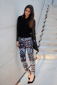 Calça Estampada Preta E Branca Como Usar Calca Estampada Ideias Fashion Moda Feminina Moderna Padrao De Calcas