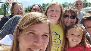 Joni Bacon (@BaconJoni)