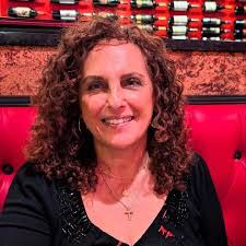 Ann Labrecque's Instagram, Twitter & Facebook