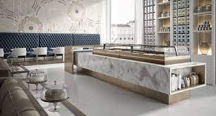 Arredamento Locale Pasticceria Caffetteria Banco Fahion Divani Di Classe Jpg 1450 783 Arredamento Design Di Caffetteria Arredamento Caffetteria