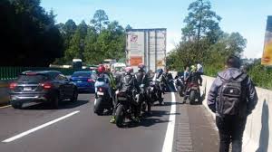 El hombre, de nombe francisco, de 45 años, iba a bordo de una motocicleta y fue arrollado por otro vehículo. Aik9o5ejdkwhxm