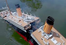 model titanic splits #2] high angle