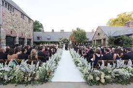 Super Stylish Fall Wedding At Blue Hill At Stone Barns Stone Barns Rustic Wedding Venues Blue Hill