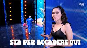 La presentatrice è incinta del marito. Lodovica Comello What Gif By Italia S Got Talent Find Share On Giphy