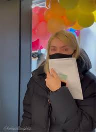 Holly willoughby was shocked to tears as she fell for an april fool's trick on this morning. Ybu5zmphikashm