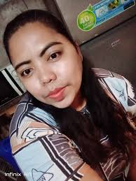 Kai's boyfriend Roger is waiting for her outside the studio 🥰🥰🥰🥰atleast  he likes rain