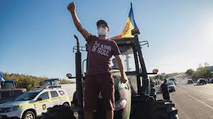 Controlla il tasso di cambio euro leu rumeno di oggi in tempo reale. Protesting Moldovan Farmers Descend On Capital Demanding Aid Balkan Insight