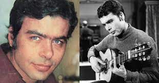 Greek singer and songwriter, born in kardamyli, messenia, greece on july 1st, 1941 and died on august 23rd, 2020. Pe8ane O Giannhs Poylopoylos H Poreia Toy Ston Dromo Gia Ta Asteria Ta Nea