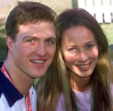 In einem ihrer seltenen interviews spricht corinna schumacher (50) über das leben auf der seit anfang jahr hat sich michael schumachers ehefrau corinna nicht mehr zu wort gemeldet. Promi Paar Gestatten Die Schumachers Ralf Und Cora Bilder Fotos Welt
