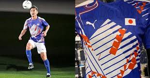 Issuu is a digital publishing platform that makes it simple to publish magazines, catalogs, newspapers, books, and more online. Spektakulares Puma X King Kazu 52 Jahriger Profi Japan 94 98 Tribut Trikot King Schuhe Enthullt Nur Fussball