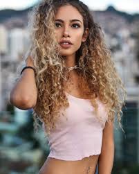 Only Isapauline Ph Knows All My Good Angles Photography Model Piercing Curly Blond Tan Mixedgirl Exo Medium Hair Styles Curly Hair Styles Hair Styles