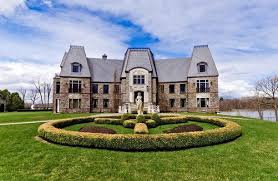 Une Celebre Villa Au Canada Le Manoir De Celine Dion Floriane Lemarie Maison De Celine Dion Maison De Maitre Maisons De People