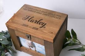 Personalized Pet Memory Box Urn With Name And Quote Or Poem Etsy In 2020 Memory Box Personalized Pet Pet Memorials
