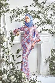 Tiga bulan lalu, ketika istriku pergi ke jogja, setelah kuantar istriku ke stasiun kereta api, aku mampir ke rumah pribadiku dan baru kembali. Paling Baru Design Baju Raya Mira Filzah Little One Scandles