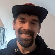 Lee Kingston's Instagram, Twitter & Facebook