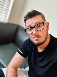 Looking for a fun casual partner for Tymna, leaning either red for burn or  blue for counters. Whatcha thinking? Not planning