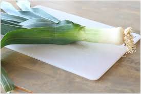 All you will need is a really sharp knife and one of your favorite learn how to cut leeks and then clean them by following a few simple steps. How To Clean And Cut Leeks And 10 Recipes That Use Leeks 365 Days Of Slow Cooking And Pressure Cooking