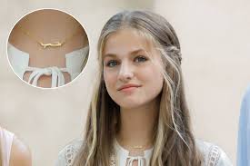 Princesse Leonor d'Espagne, son mystérieux collier en arabe intrigue la  presse espagnole