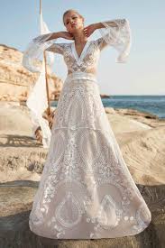 Hochzeitskleid mit trompetenärmeln hochzeitskleid trompete hochzeitskleid popular posts. Boho Brautkleid Aus Spitze Mit Cappuccino Unterrock