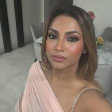 Elisha Gupta (@make_upbyelisha) • Instagram photos and videos