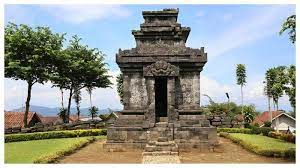 Kabupatèn temanggung) adalah sebuah kabupaten di provinsi jawa tengah yang beribu kota di kota temanggung dan berbatasan dengan kabupaten kendal di utara, kabupaten semarang di timur, kabupaten magelang di selatan, serta kabupaten wonosobo di barat. Candi Pringapus Tribunnewswiki Com Mobile