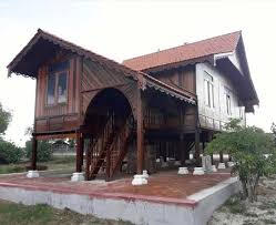 Rumah tradisional melayu asli di negeri bersejarah ini dikenali sebagai rumah melaka dengan bentuk bumbung panjang. Dania Wood Craft Tukang Kayu Ipoh Perak Wood Craft Malaysia