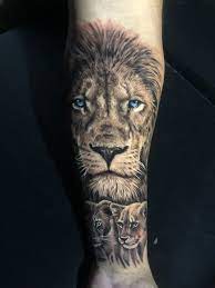 Tatoo Leao E Filhotes Tatuagem De Leao No Braco Tatuagem Masculina Braco Tatuagem