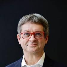 Amazon.com.br: Ian Gorton: livros, biografia, última atualização