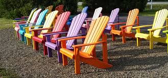 The curved back as well as the higher backrest makes it one of the most comfortable chairs on the market. Original Muskoka Chair Adirondack Chair Gartenstuhle Aus Kanada
