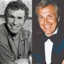 Why trapper left mash tv show