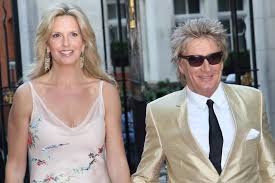 3,913 likes · 2 talking about this · 1 was here. Metoo Rod Stewarts Frau Penny Lancaster Bricht In Tranen Aus