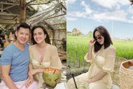 Hati shandy aulia kini tengah diliputi perasaan bahagia, impiannya untuk menikah diusia muda akhirnya bisa terwujud. 10 Potret Babymoon Shandy Aulia Di Bali Yang Memesona Bumil Awet Muda